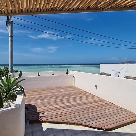 Shore Thing Gili Air Beachfront Apartment المظهر الخارجي الصورة